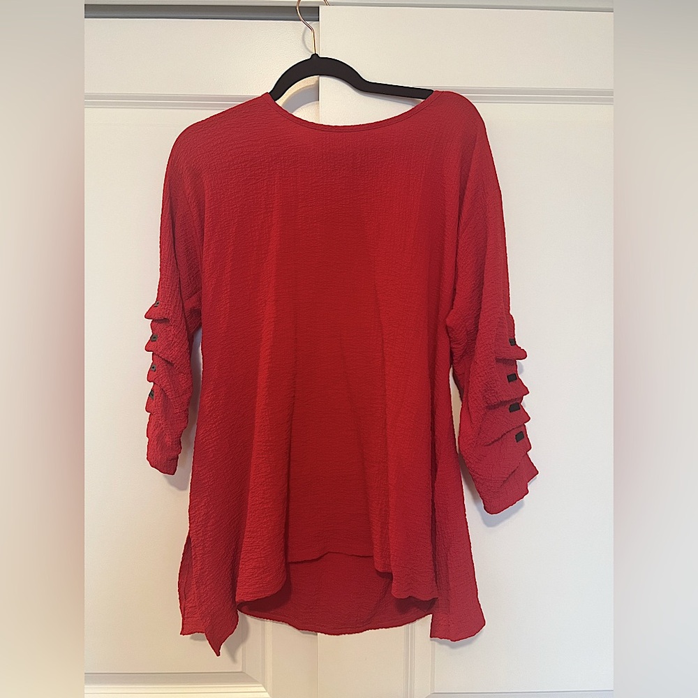 Red 3/4 Sleeve Textured Tunic Top with Ladder Cutout Sleeves